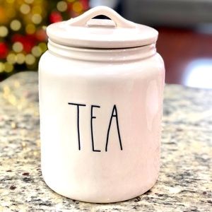Rae Dunn Medium size canister